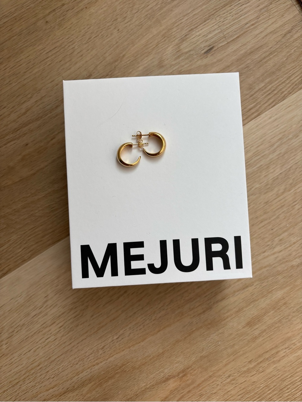 Mejuri Dome Mini Hoop Earrings - Picture 3 of 8